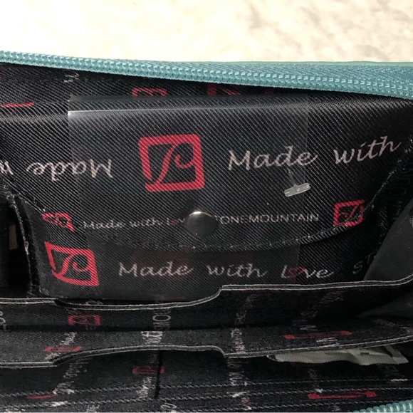 New Stone Mountain Leather Wristlet Wallet W/Rechargeable Phone Battery - Picture 7 of 14